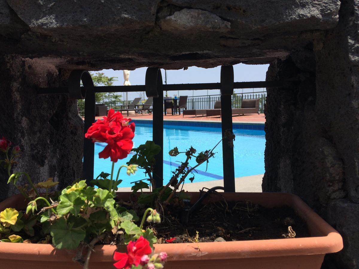 Etna Hut Bed & Breakfast Nicolosi Luaran gambar