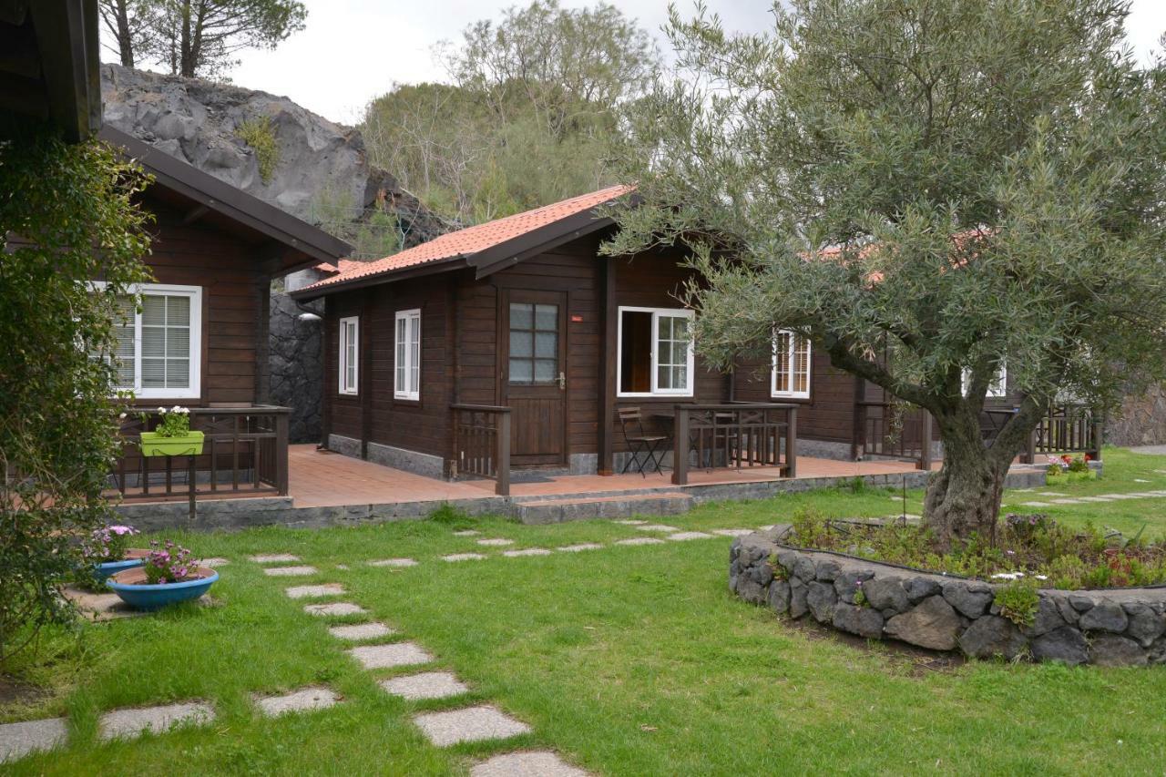 Etna Hut Bed & Breakfast Nicolosi Luaran gambar